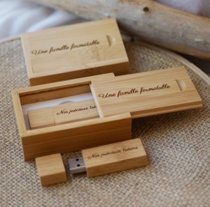 skräddarsydda usb-nycklar och träfodral