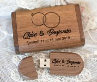 skräddarsydda graverade trä usb-nyckelfodral