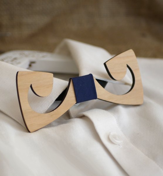 Förklädd mustasch fluga
