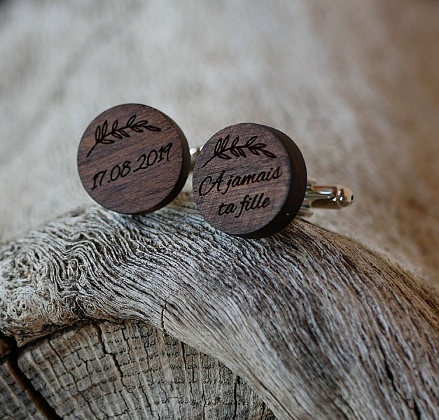 Runda manschettknappar i tr&auml; f&ouml;r personlig anpassning 18mm