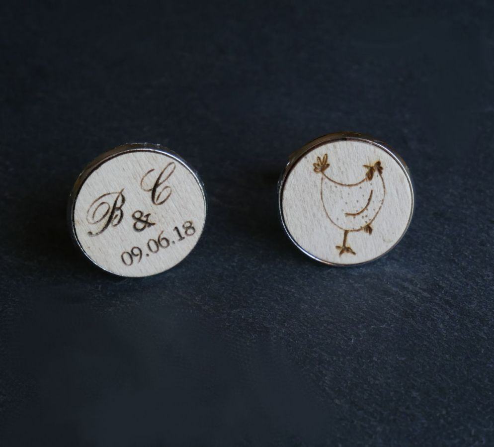 Manschettknappar cabochon set med graverad design