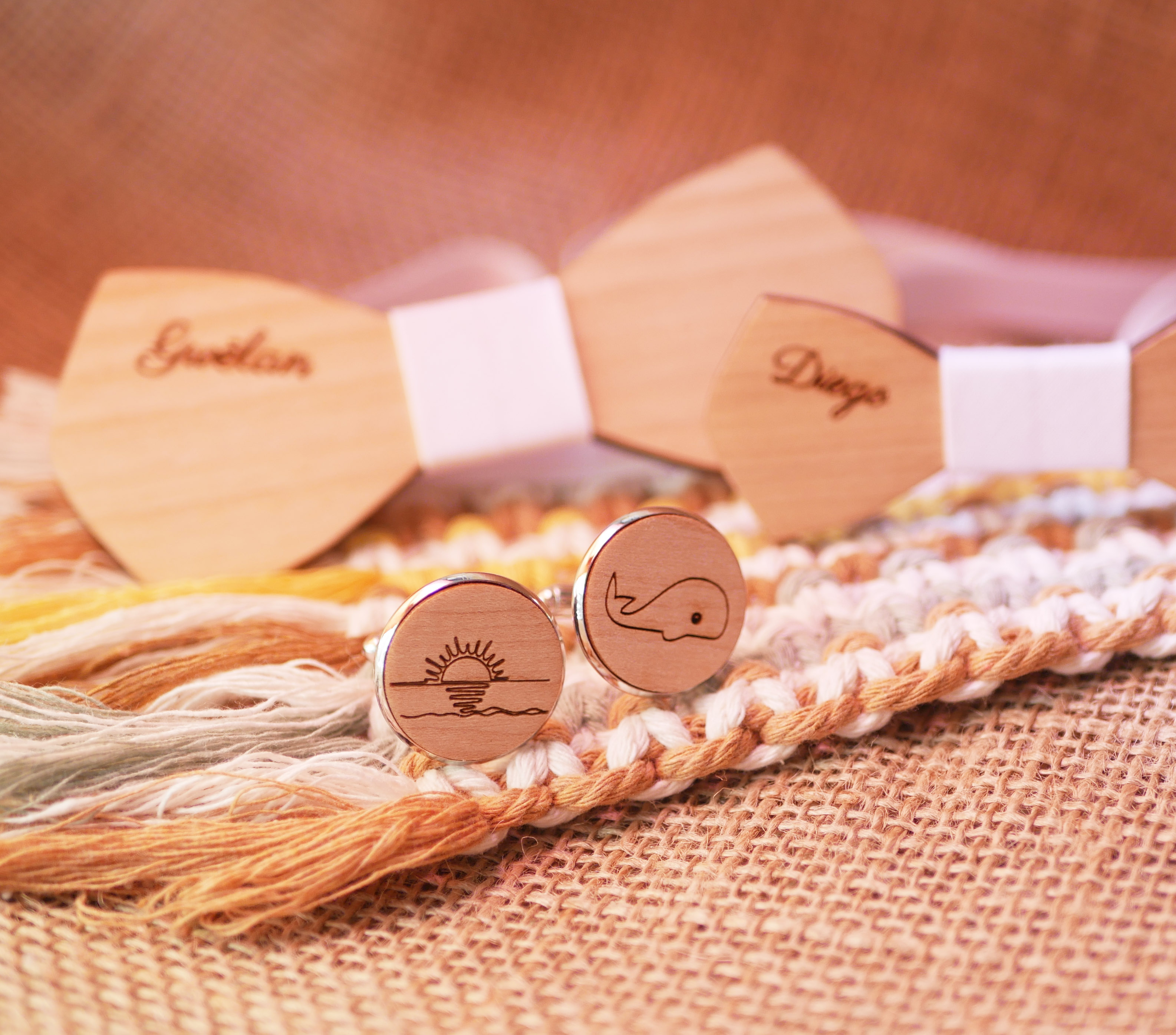 Manschettknappar cabochon set med graverad design