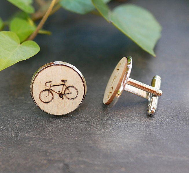 Manschettknappar cabochon set med graverad design