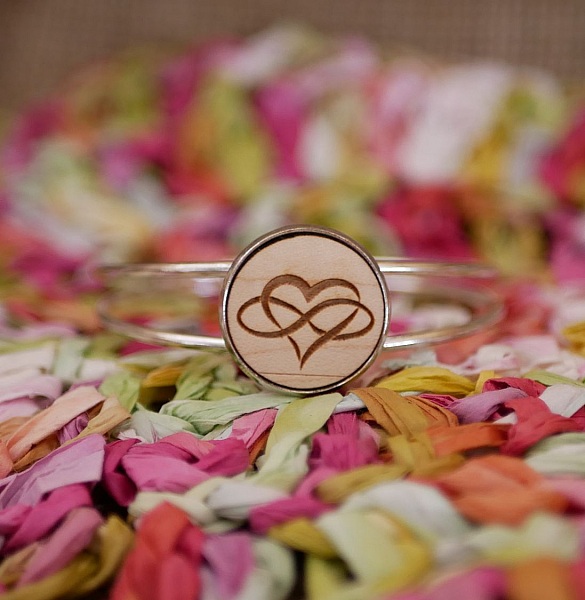 Armband med tr&auml;cabochon f&ouml;r personlig anpassning och silverpl&auml;terad metall