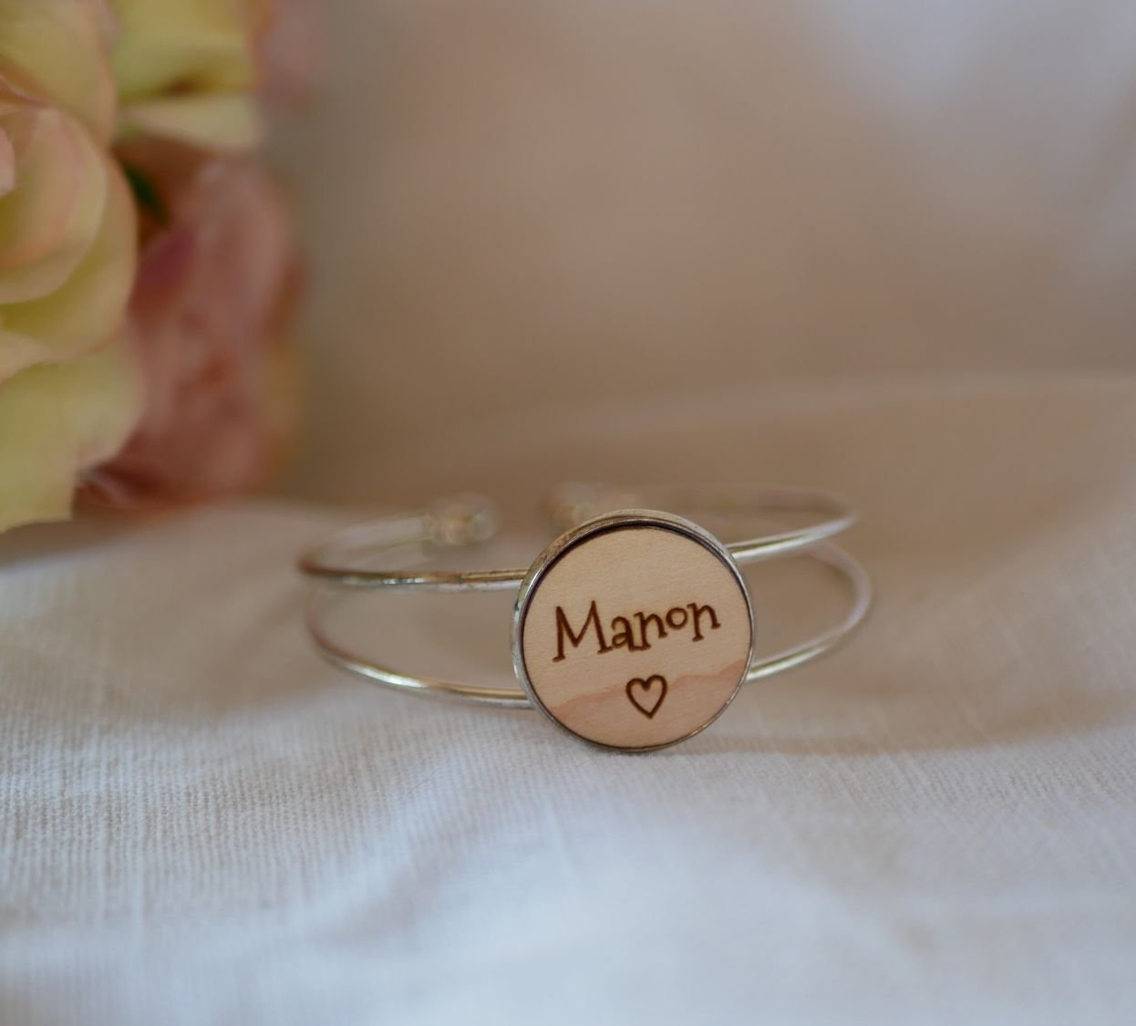 Armband med träcabochon för personlig anpassning och silverpläterad metall