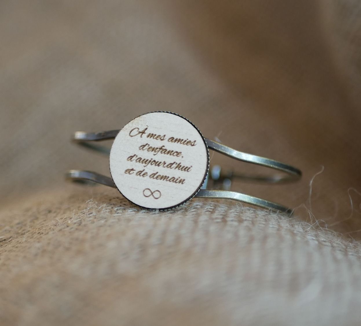 Armband i mässing och trä med anpassningsbar cabochon 