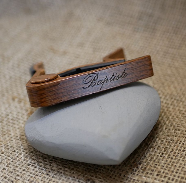 Graverat gitarrlock i aluminium f&ouml;r personlig anpassning