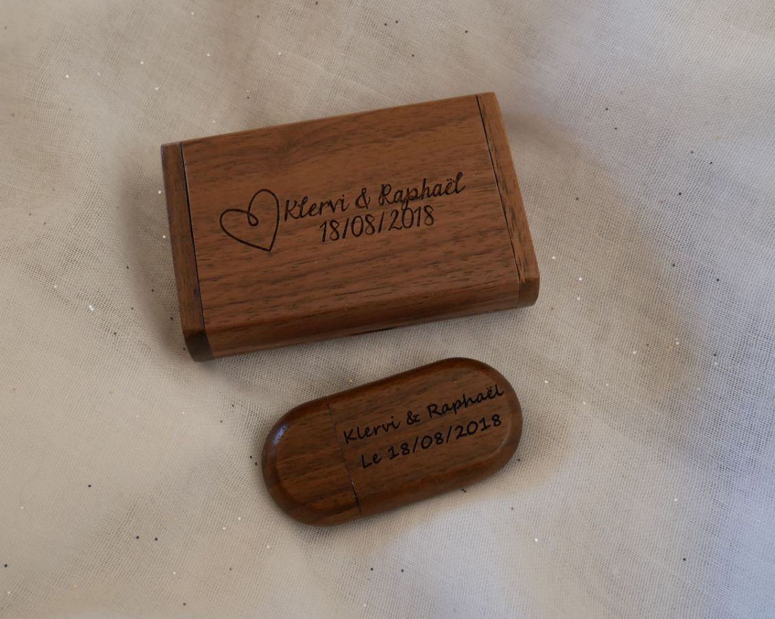 USB-minne och fodral i valnötsträ 3.0, 32 GB, anpassningsbart