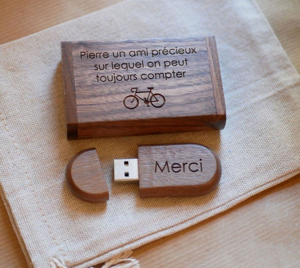 USB-minne och fodral i valnötsträ 3.0, 32 GB, anpassningsbart