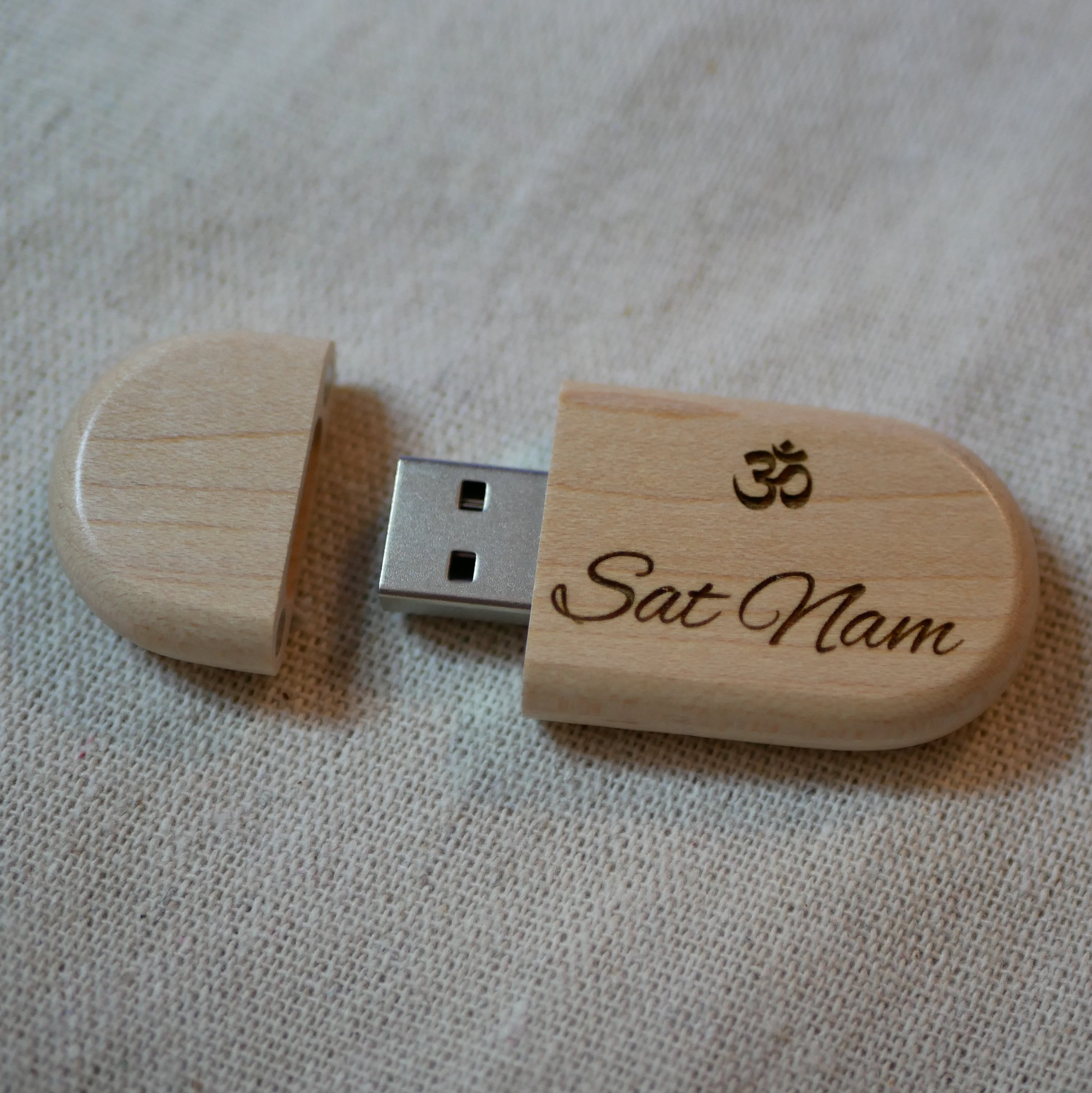 32 GB 3.0 USB-minne i ljust lönnträ