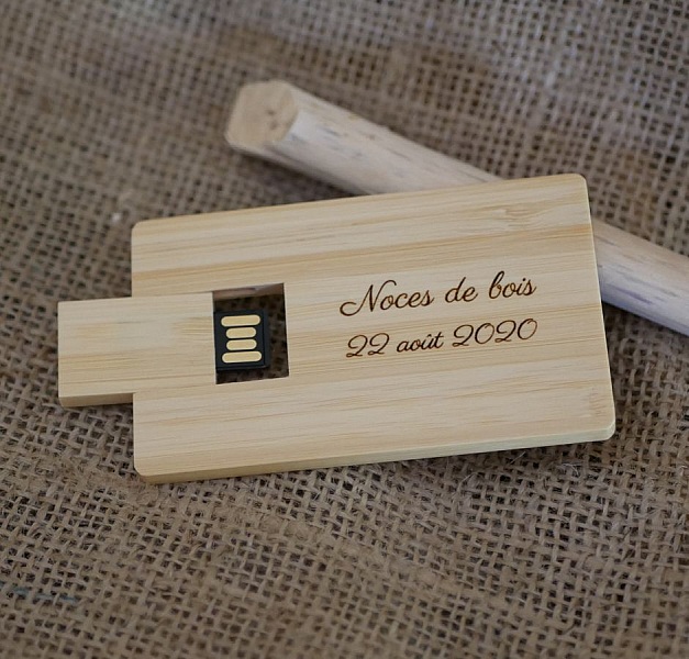 32 GB USB-nyckel Bamboo tr&auml;kort som kan personifieras med gravyr