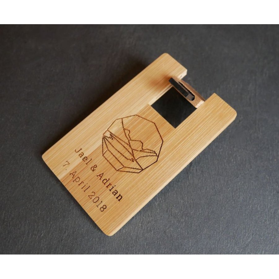 32 GB USB-nyckel Karboniserat bambuträkort som kan personifieras med gravyr