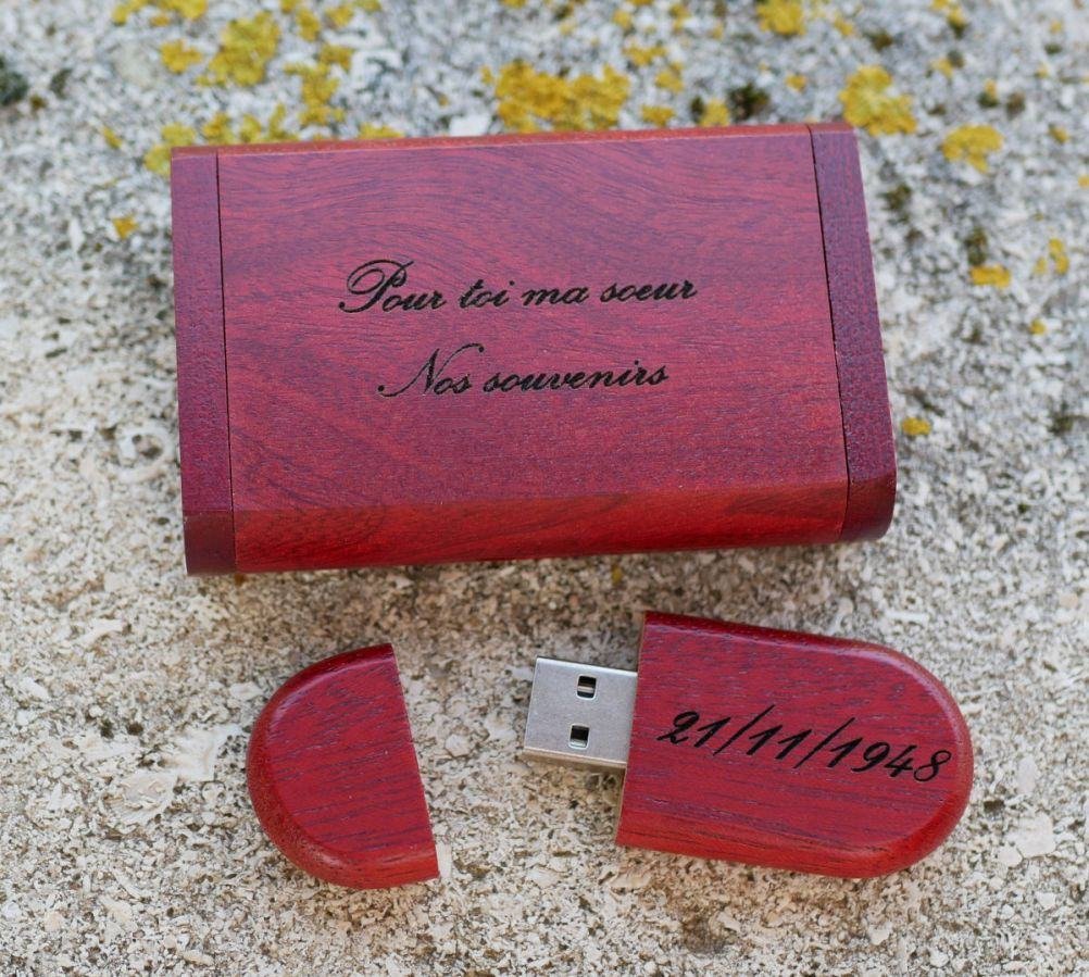 32 GB 3.0 USB-minne i rött trä i gravyrlåda