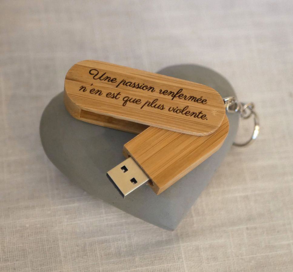 32 GB Bamboo USB-nyckelring som kan graveras och personaliseras
