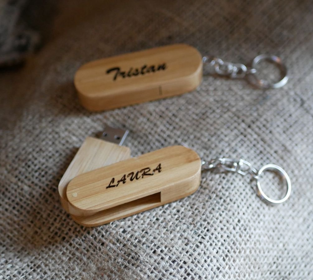 32 GB Bamboo USB-nyckelring som kan graveras och personaliseras