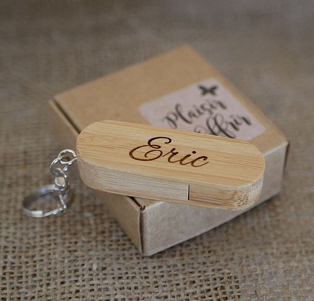 32 GB Bamboo USB-nyckelring som kan graveras och personaliseras