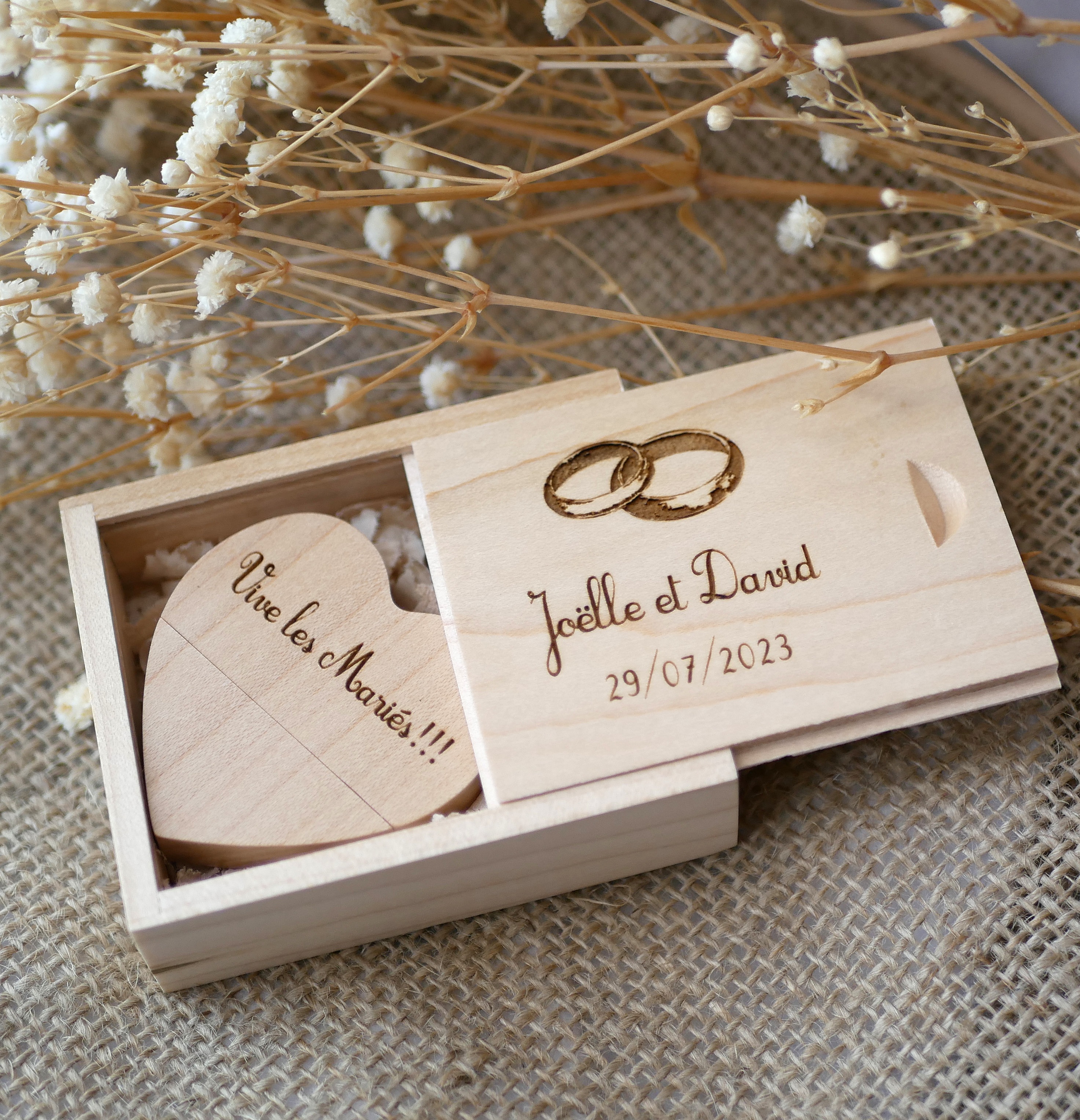 Coeur 64 GB 3.0 USB-minne i anpassat fodral i ljust tr&auml;