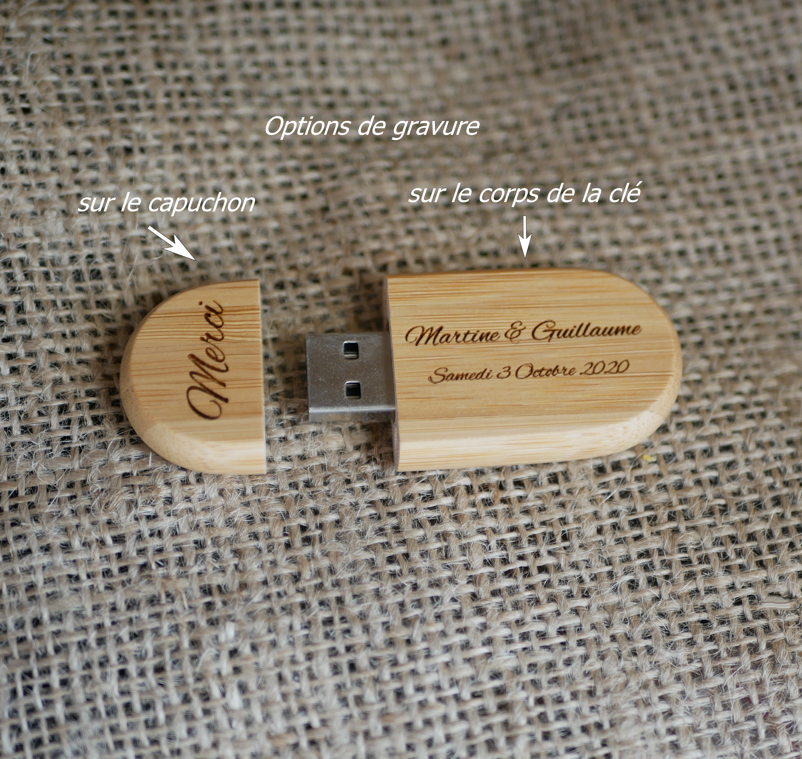 Oval USB-nyckel som kan personaliseras genom gravyr, valfritt träslag