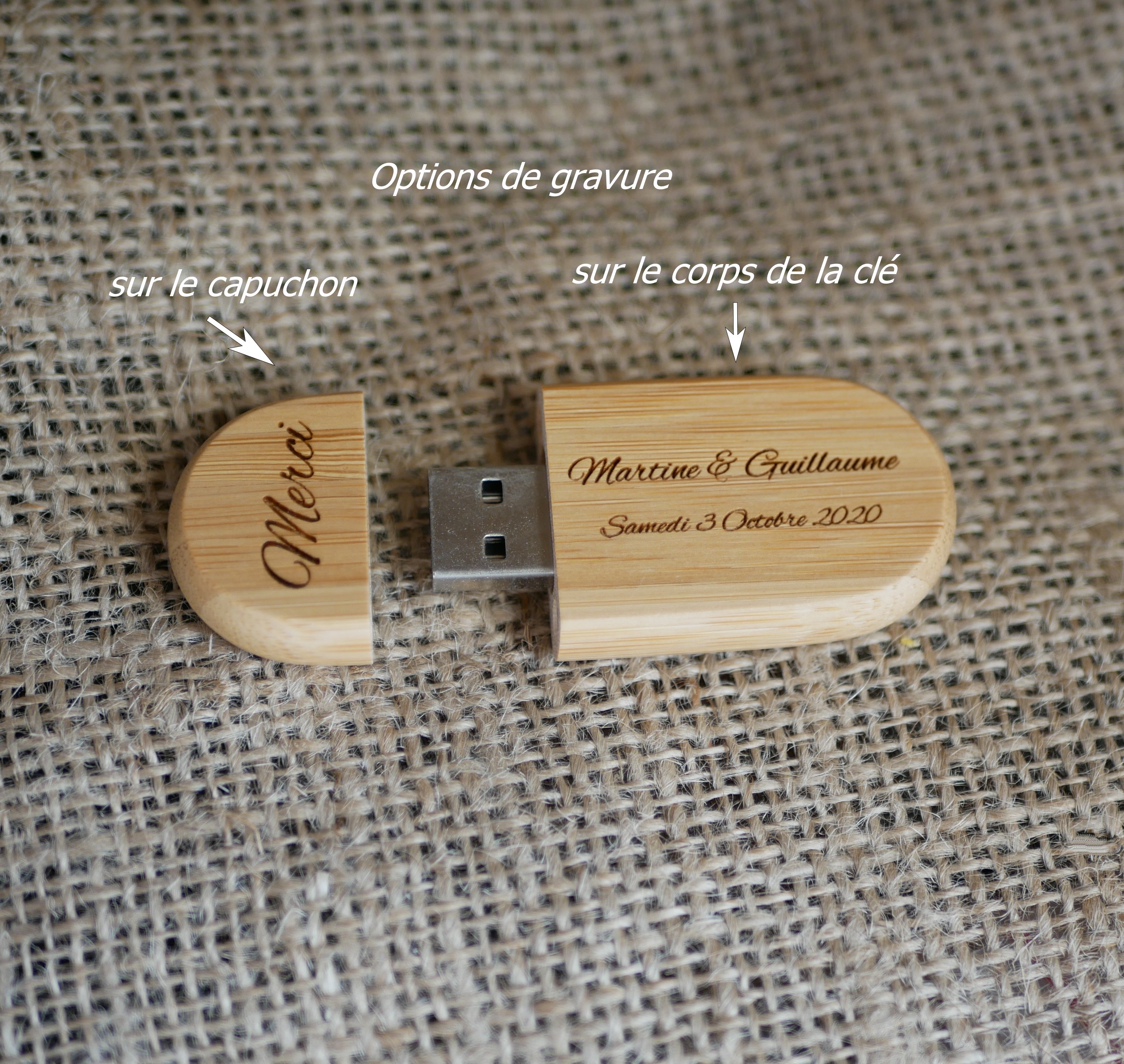 Oval USB-nyckel som kan personaliseras genom gravyr, valfritt träslag