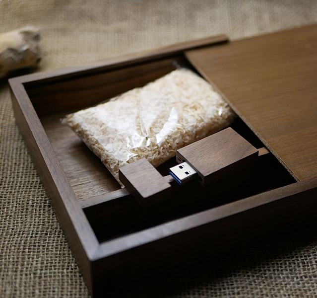 Valn&ouml;tstr&auml; 3.0 USB-minne och fotofodral, 32 GB, anpassningsbart