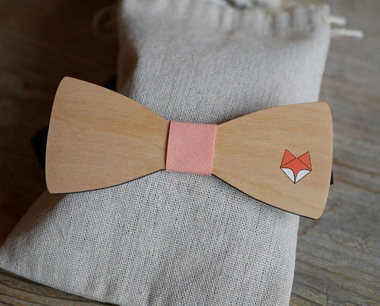 Tr&auml;b&aring;gslips, anpassningsbar design, graverad och m&aring;lad, tillverkad i Frankrike