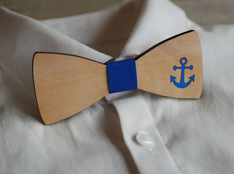 Tr&auml;b&aring;gslips, anpassningsbar design, graverad och m&aring;lad, tillverkad i Frankrike