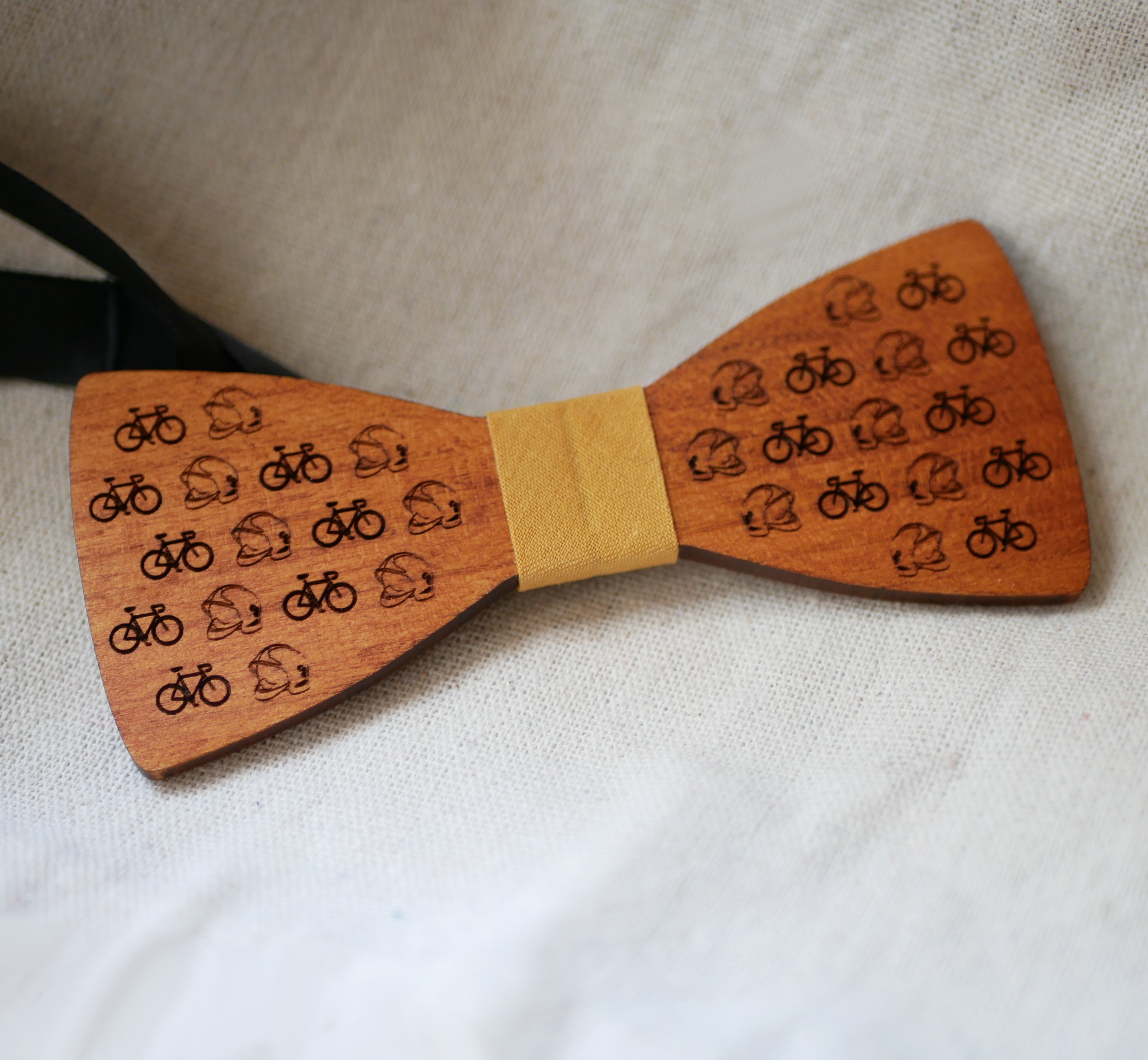 Tr&auml;b&aring;ge med ingraverad mini-design f&ouml;r personlig anpassning tillverkad i Frankrike