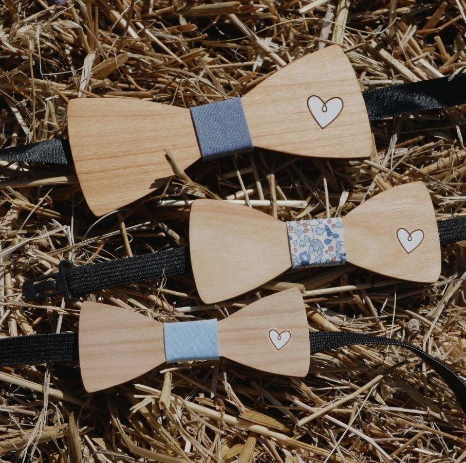 Träbåge för barn med ditt val av graverad design tillverkad i Frankrike