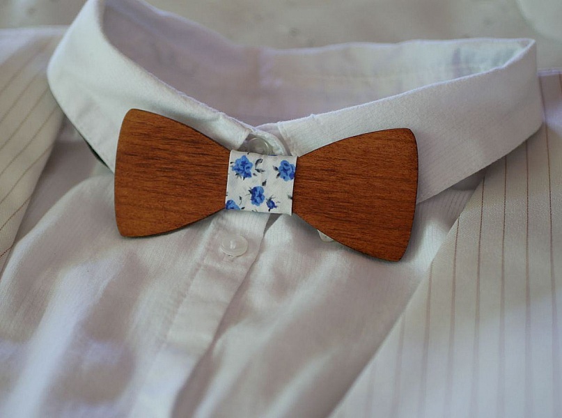 B&aring;tskjorta i k&ouml;rsb&auml;rstr&auml; f&ouml;r barn att g&ouml;ra personlig, tillverkad i Frankrike