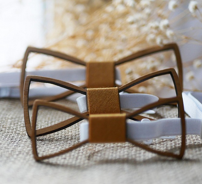 Miniband i tr&auml; med urholkad arasbesques 