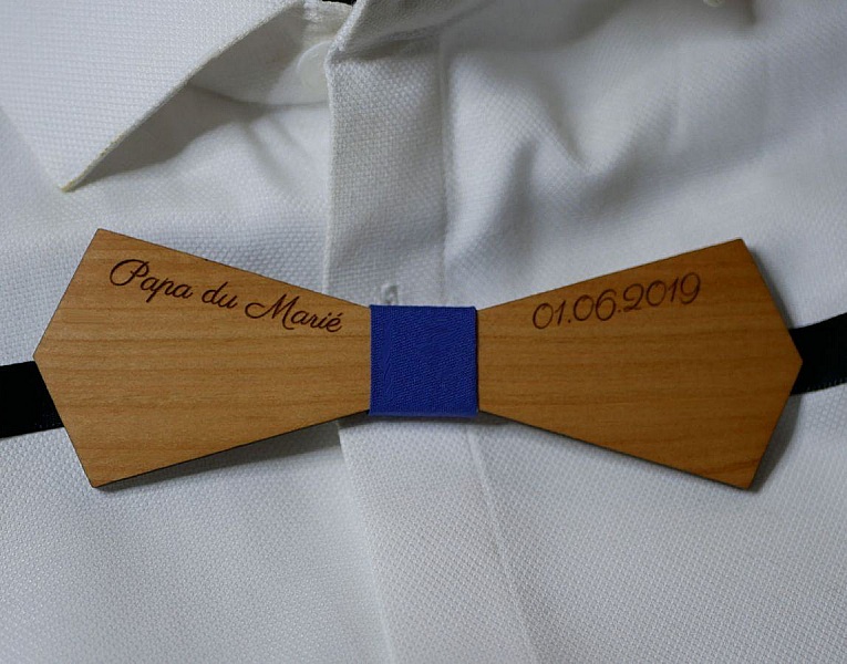 L&aring;ng spetsig fluga i valn&ouml;t som kan anpassas Personlig g&aring;va f&ouml;r m&auml;n