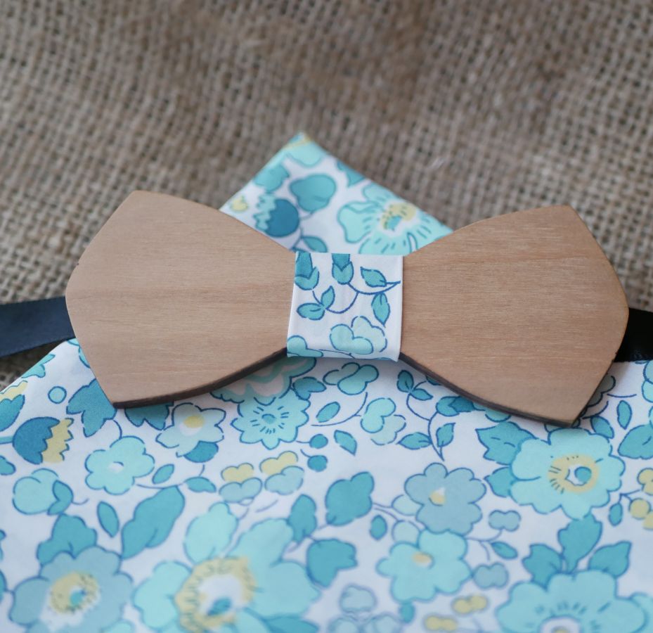 Liberty Betsy Mintgrön Trä Bow Tie Pouch