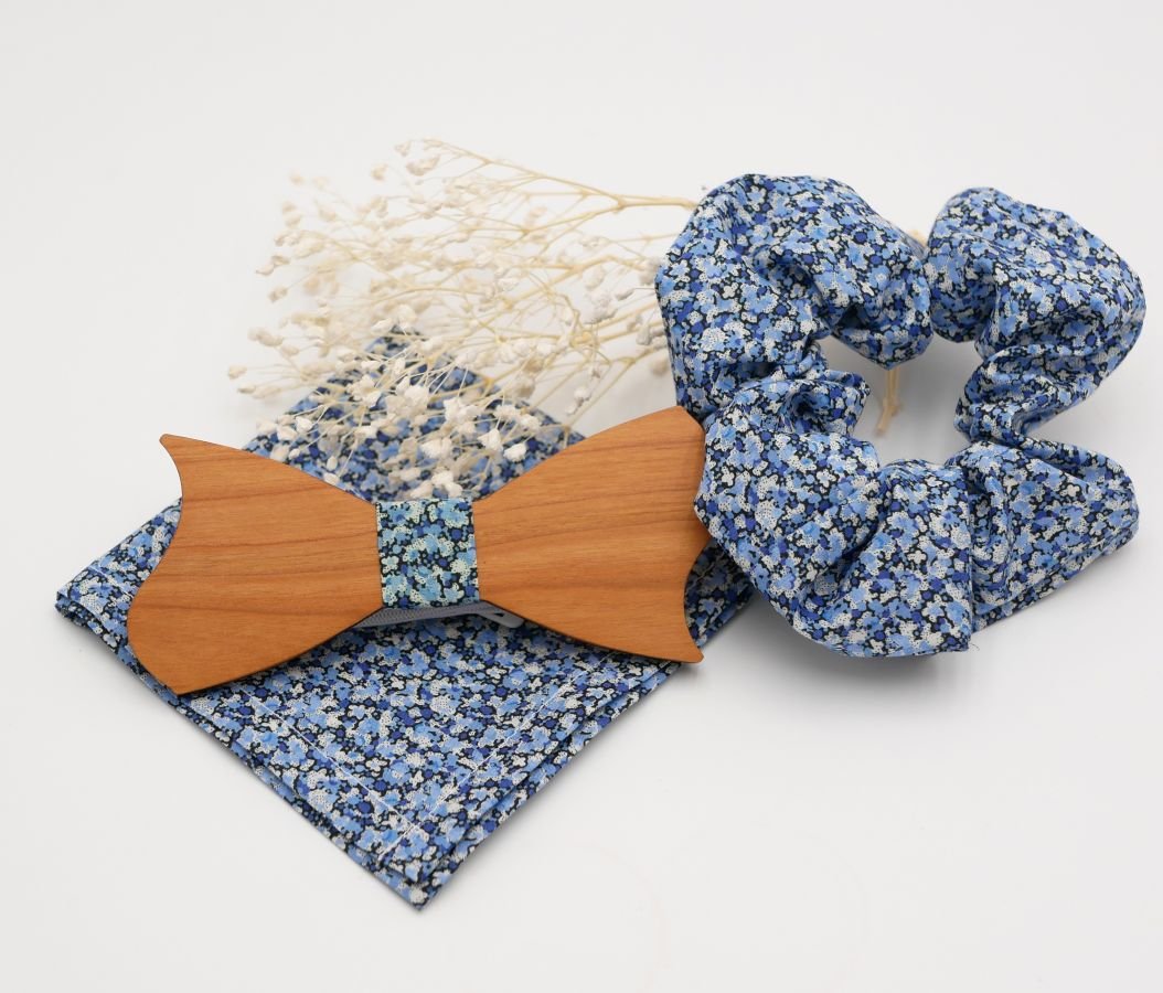 Liberty Pepper Blue pouch + scrunchie + träbåge