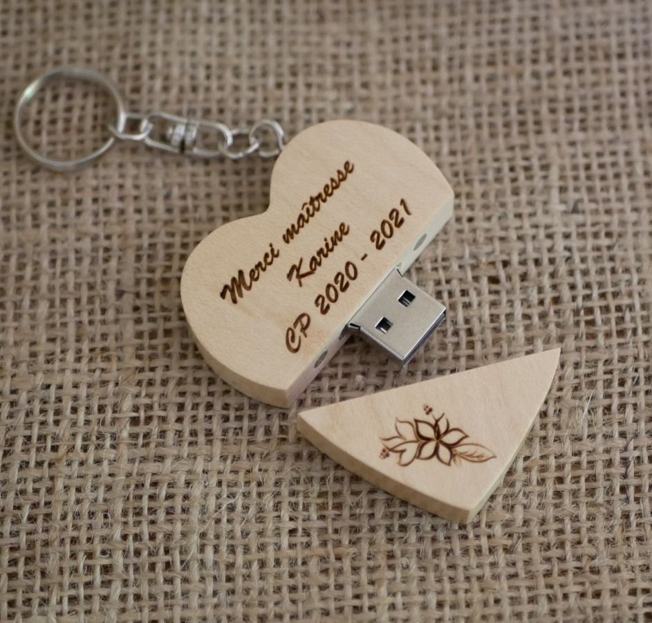 USB-minne med graverat trähjärta för personlig anpassning 128 GB
