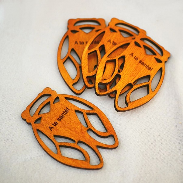 4 tr&auml;underl&auml;gg Wooden Cicadas f&ouml;r personlig anpassning