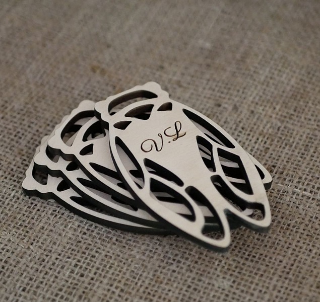 4 tr&auml;underl&auml;gg Wooden Cicadas f&ouml;r personlig anpassning