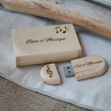 64 GB 3.0 USB-flashenhet i ett anpassat fodral av lönnträ i ljust lönnträ