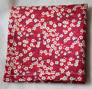 L17 Liberty Mitsi röd + fyrkantig ficka (+ 10.80 €)
