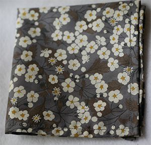 L8-Liberty Mitsi Mörkgrå + fyrkantig ficka (+ 10.80 €)