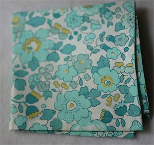 L9-Liberty Betsy mintgrön + fyrkantig ficka (+ 10.80 €)